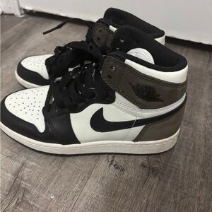 Nike Air Jordan 1 Mid Black White Brown